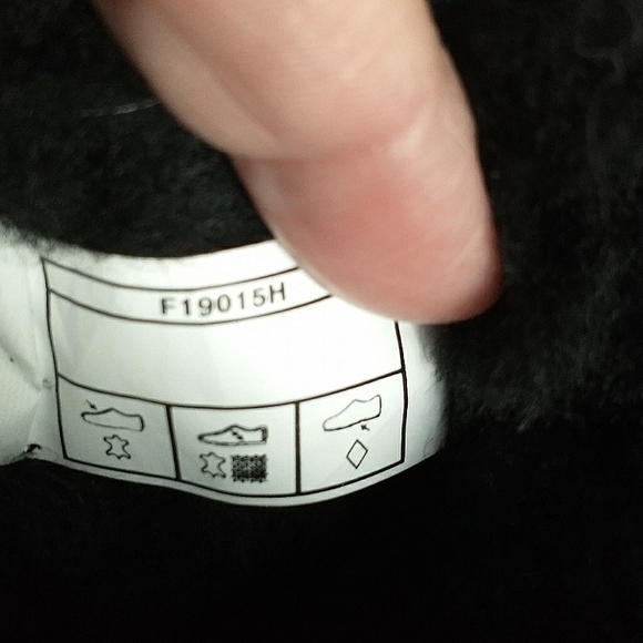 UGG - Lodge Water Resistant Genuine Suede / Leather Ankle Booties Size 7 - Picture 11 of 14